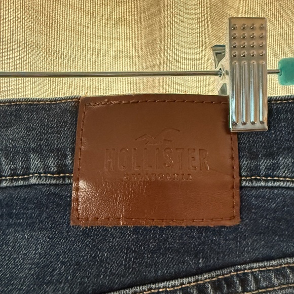 Hollister Men's Relaxed Fit Dark Blue Jeans - Picture 4 of 4